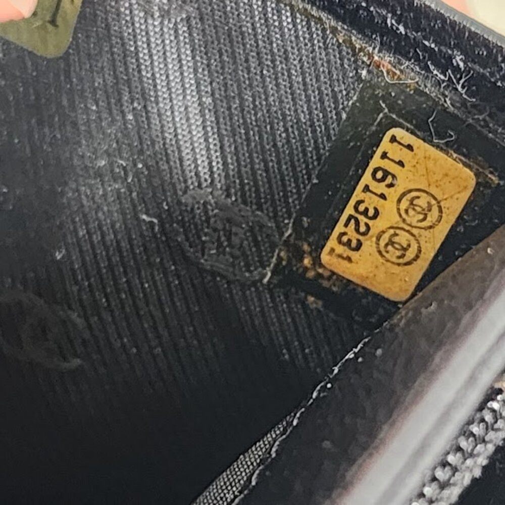 Chanel 2006-2008 Medium flap wallet. Great size! - Picture 12 of 14